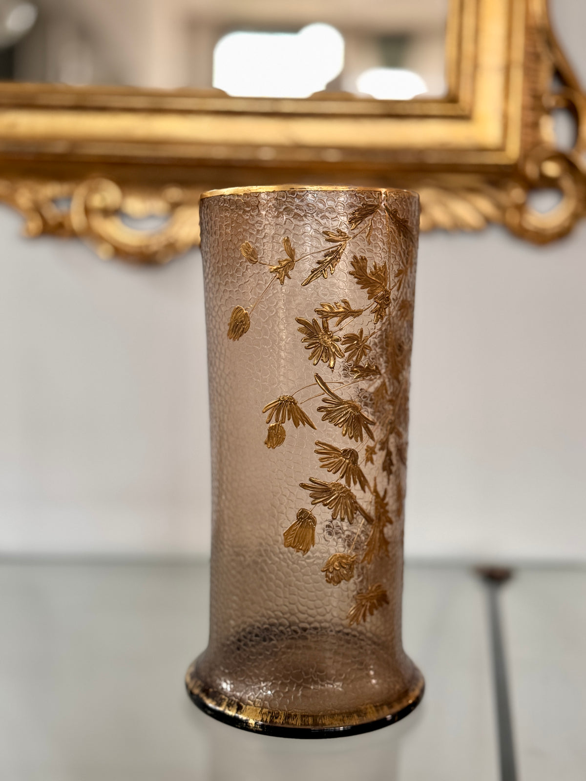 Vase Art Nouveau Français en Verre Soufflé Floral Doré Martelé, Legras, 1900s