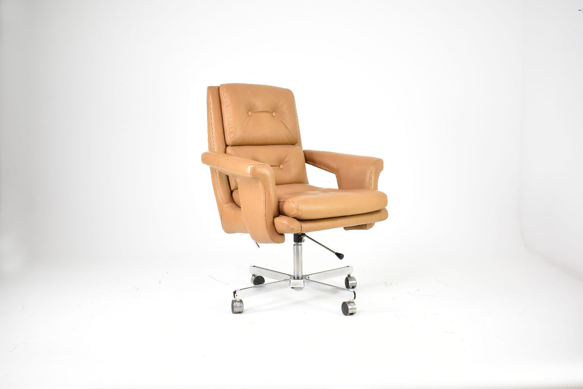 Camel leather executive swivel chair attributed to Raphaël Raffel for Apelbaum, France, 1970s