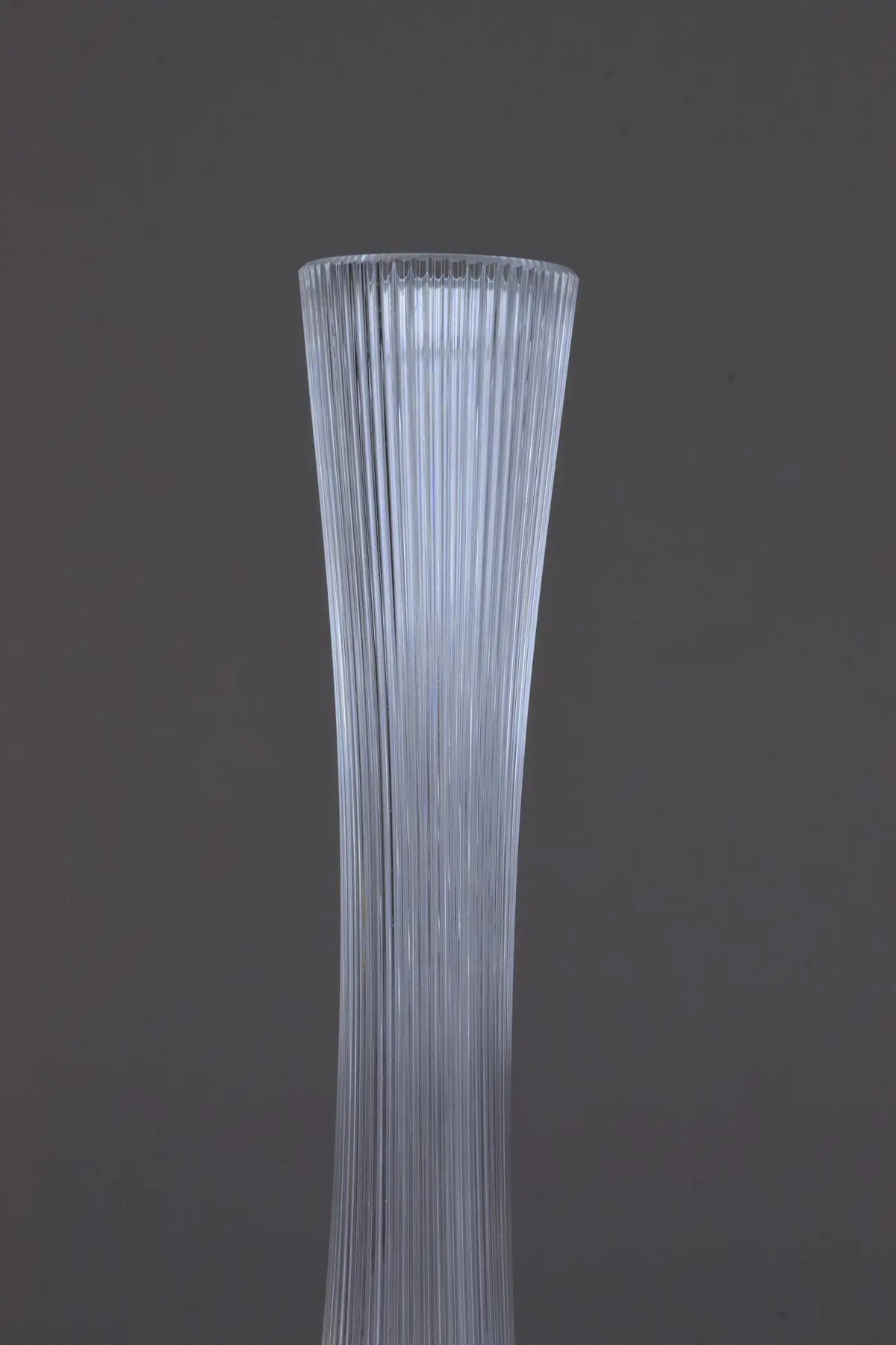 Vase en verre transparent par Daum, France, années 1970
